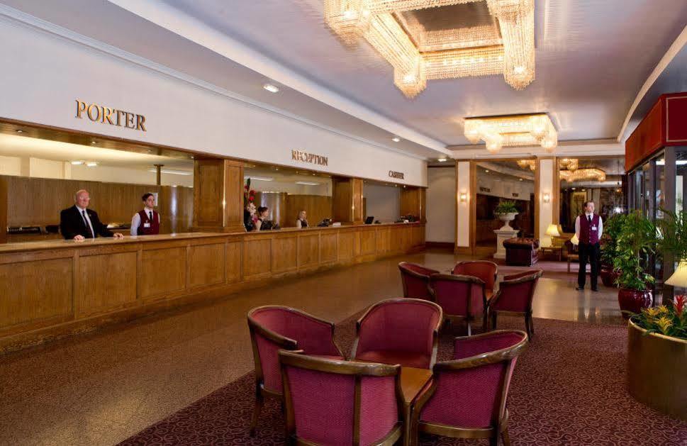 Imperial Hotel Лондон Екстериор снимка